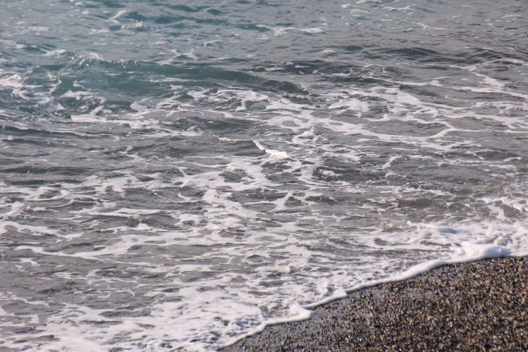 ساحل البحر المتوسط في نوفمبر
