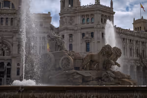 Plaza de Cibeles in Madrid: de Cybelefontein en vier paleizen