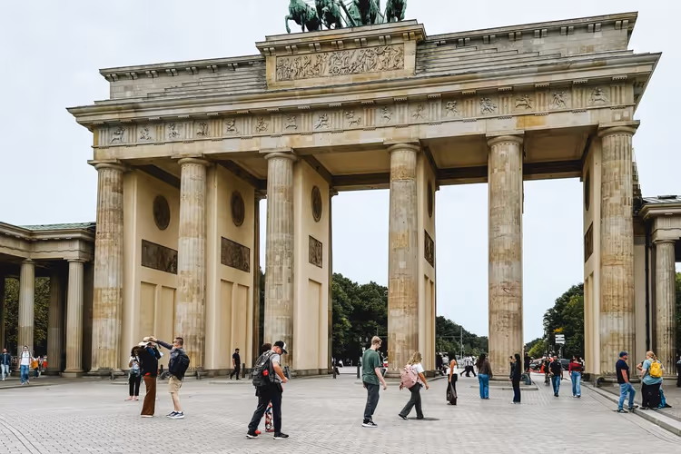 Touristen am Brandenburger Tor
