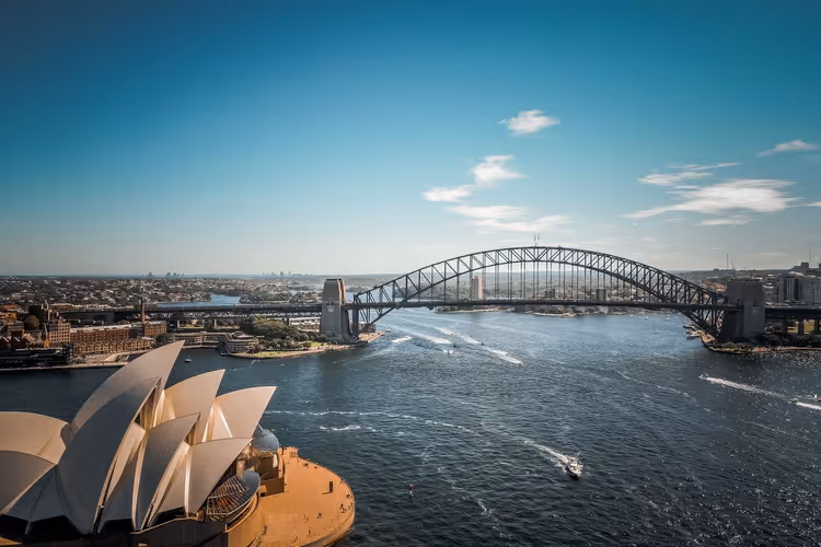 Sydney Opera Binası ve Harbour Köprüsü