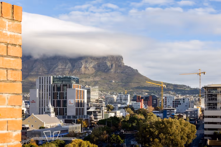 Cape Town med Table Mountain i bakgrunnen