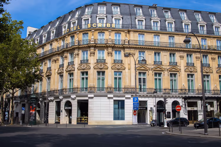 5-Stjernershoteller i sentrale Paris: 12 alternativer fra Louvre til Eiffeltårnet