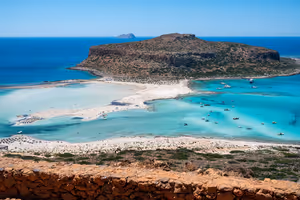 Hvor du bør reise i Hellas: 20 reisemål med strender, utsikt og historie