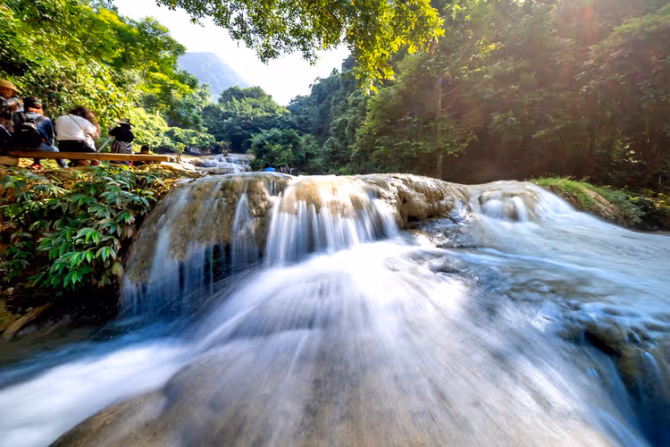 Jamaika'daki Dunn's River Falls: terasları tırmanmak ve biletler