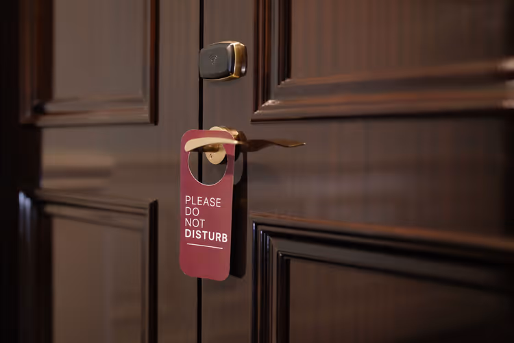 Mini-hotel of groot hotel: hoe je kiest en wat je checkt voor het boeken