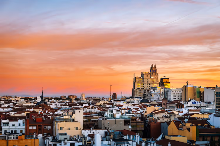 Madrid'de bir günde neler görülür: 20 durakta bir rota