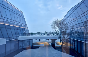 Futuroscope nær Poitiers: billetter, attraksjoner og hvordan du kommer dit