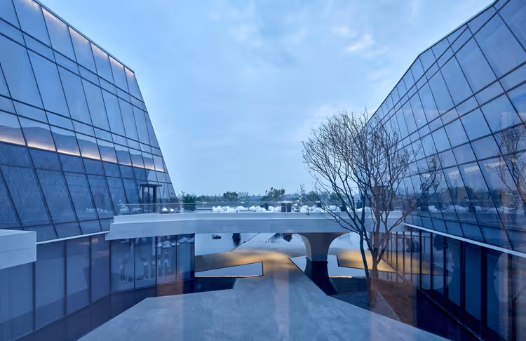 Futuroscope nær Poitiers: billetter, attraksjoner og hvordan du kommer dit