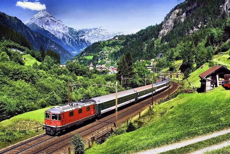 Attraverso l'Europa in treno: una guida per turisti su come viaggiare a basso costo