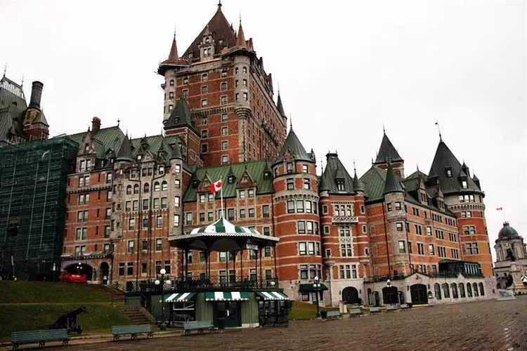 Chateau Frontenac Castle i Quebec, Kanada - beskrivning, foto, pris