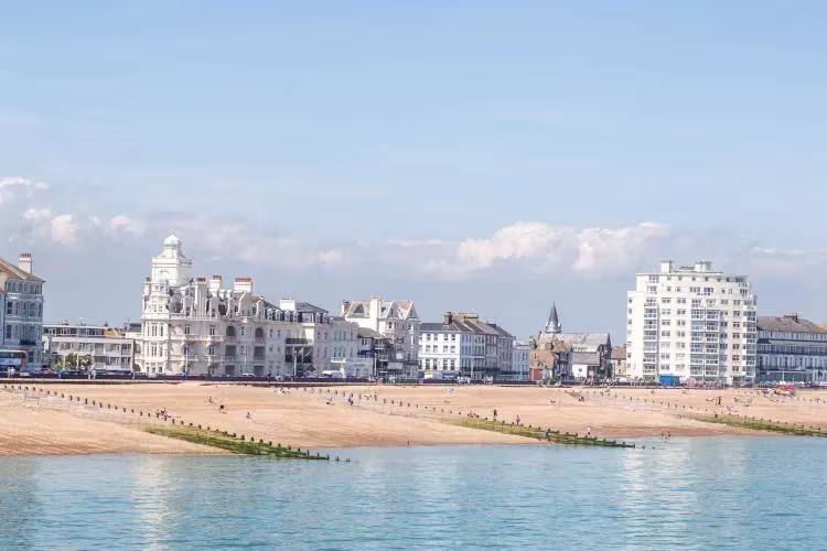 Come ha fatto Eastbourne a decidere di diventare la città più dog-friendly?