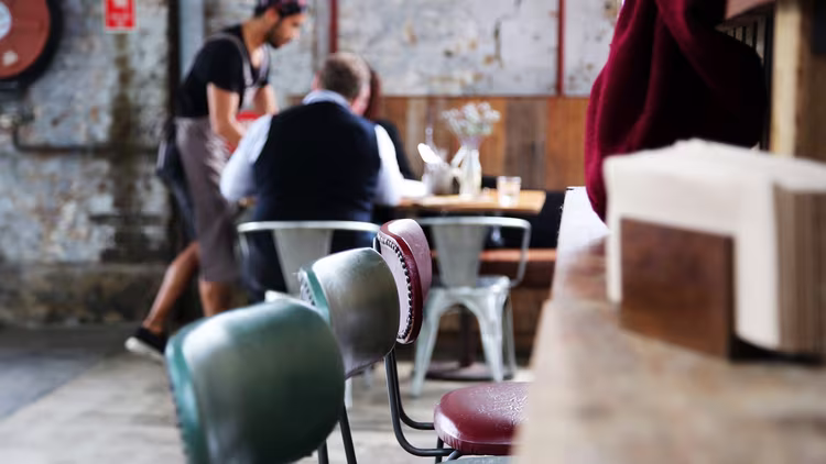 kreativ, Food Styling, Catering Menü 📸📸 Ein wunderschön angerichteter Teller mit Gourmet-Essen, künstlerisch präsentiert 📸📸 Kreative Essenspräsentation