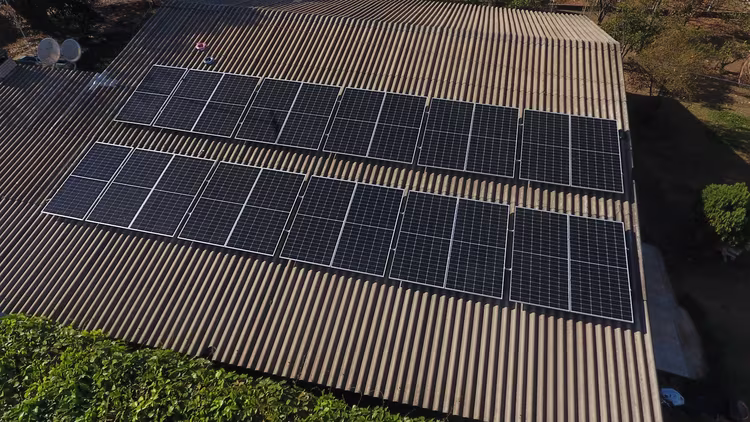Photovoltaic Distributor – Wechselrichter von Huawei und Sungrow Photovoltaic Distributor PVhurt – Wechselrichter im Showroom