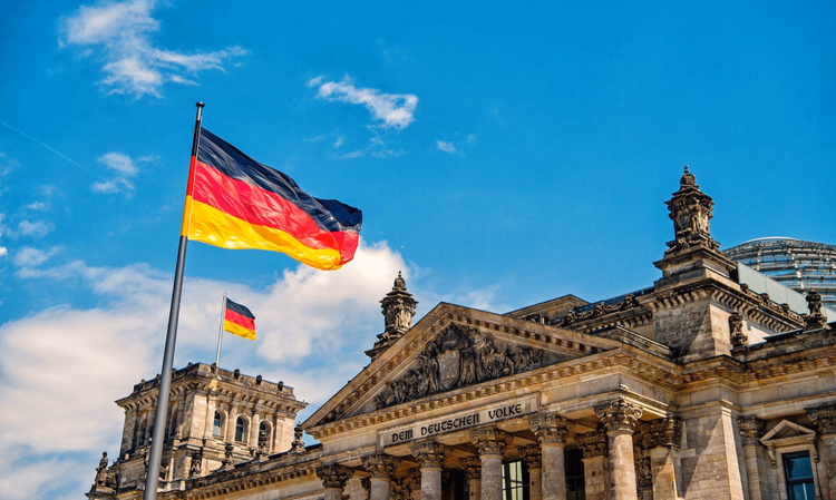 Wie du in Deutschland eine Firma gründest: Rechtsform, Kapital und Ablauf